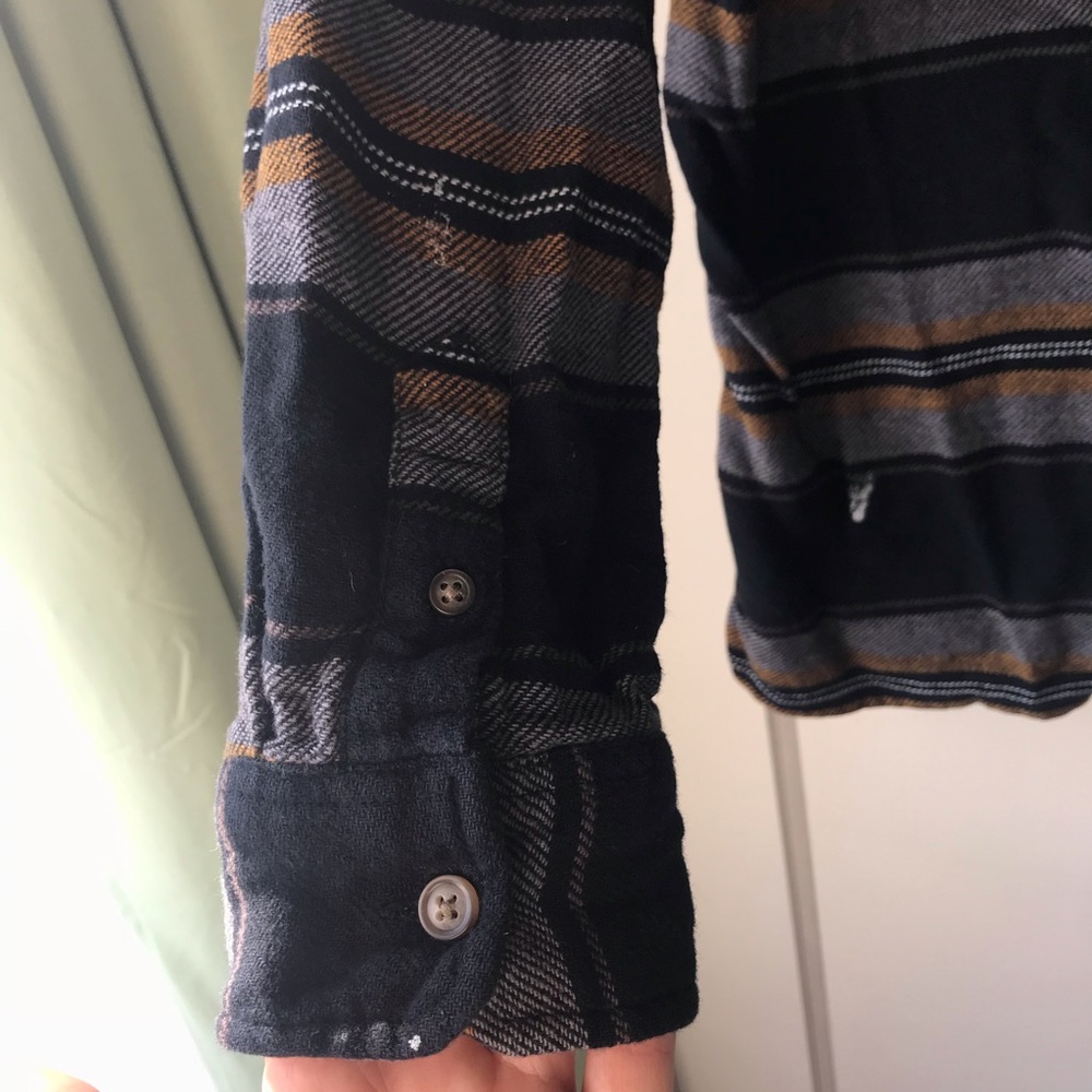 Old Navy knit shirt - Picture 7 of 7